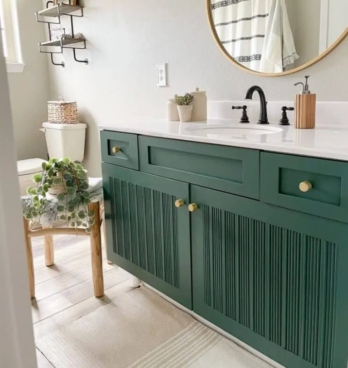 deep green bathroom